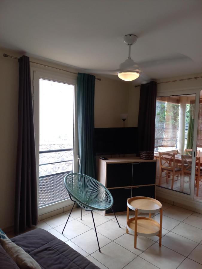 Bel Appartement Avec Terrasse Proche Des Plages Saint-Gilles Les Bains Exterior photo